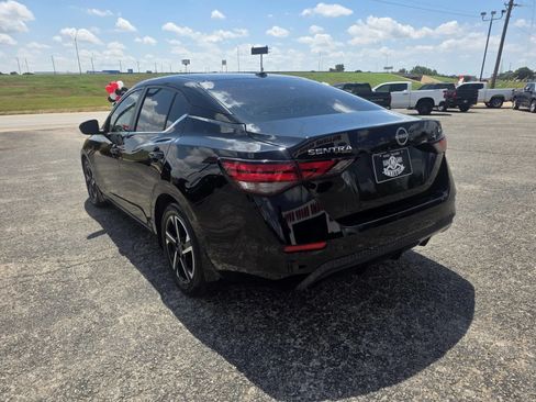 Used 2024 Nissan Sentra SV FWD image 5