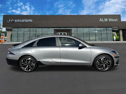 Used 2023 Hyundai Ioniq 6 SEL image 4