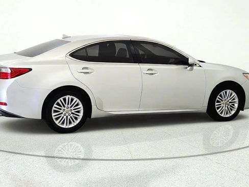 Used 2014 Lexus ES 350 w/ Luxury Package FWD image 6