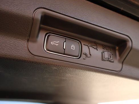 Used 2025 Ford Explorer ST image 27