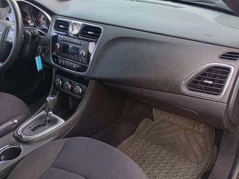 Used 2013 Chrysler 200 LX FWD image 22