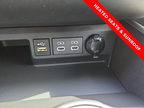 Used 2024 Toyota Highlander XLE image 22