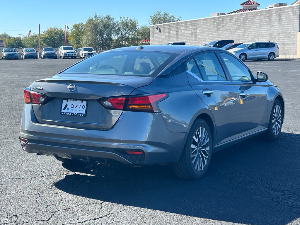 Used 2024 Nissan Altima 2.5 SV FWD image 3