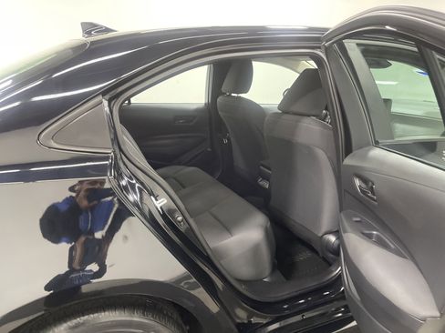 Used 2024 Toyota Corolla LE image 19