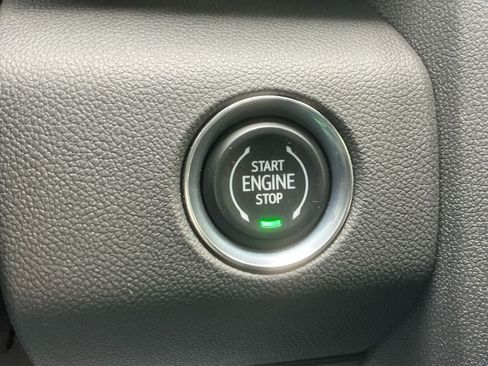 Used 2026 GMC Acadia Elevation w/ Elevation Premium Package FWD image 20