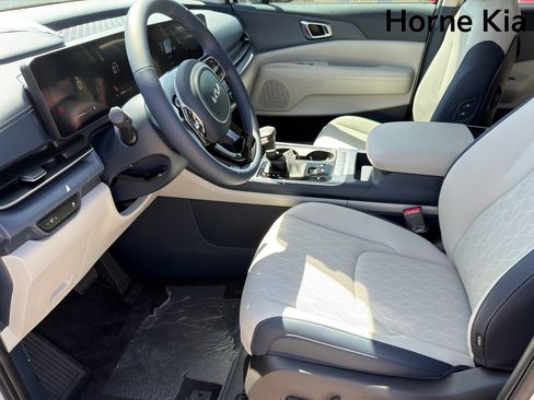 New 2026 Kia Carnival EX FWD image 10