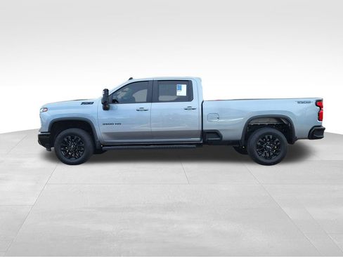 Used 2025 Chevrolet Silverado 3500 LT w/ Trail Boss Package image 5