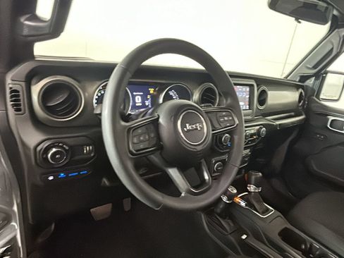 Used 2023 Jeep Wrangler Unlimited w/ Convenience Group AWD/4WD image 16