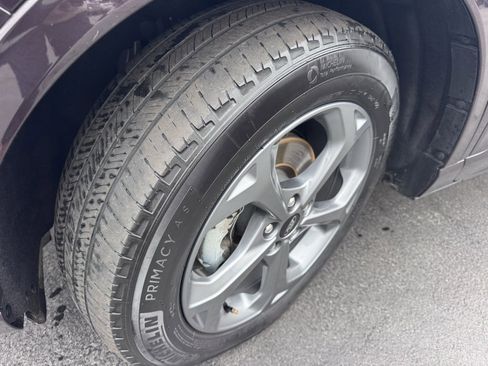 Used 2019 Ford Escape SE image 3