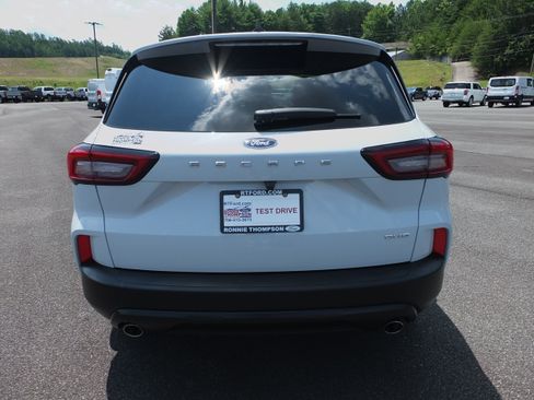 Used 2025 Ford Escape ST-Line Select AWD/4WD image 4