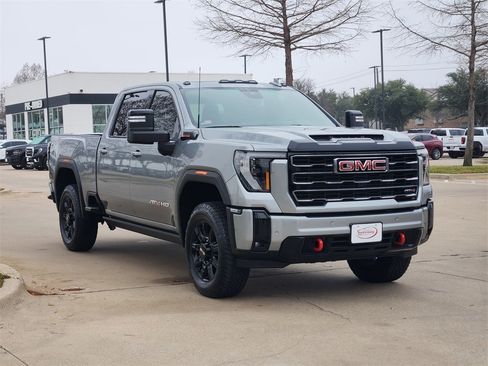 Used 2025 GMC Sierra 2500 AT4 w/ AT4 Premium Plus Package image 3