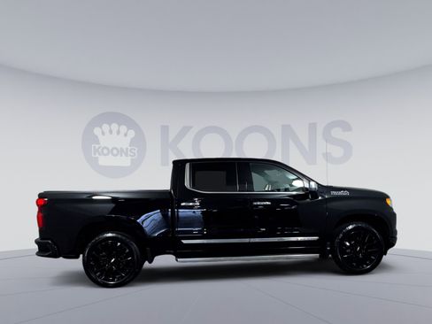 Used 2024 Chevrolet Silverado 1500 High Country w/ High Country Premium Package AWD/4WD image 8
