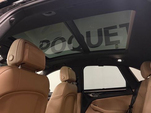 Used 2024 Porsche Macan AWD/4WD image 14
