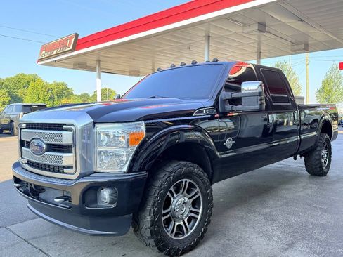 Used 2016 Ford F250 Platinum w/ Snow Plow Prep Package AWD/4WD image 17