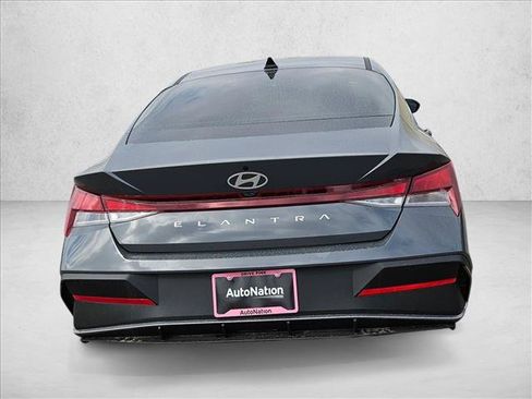 New 2026 Hyundai Elantra SE FWD image 8