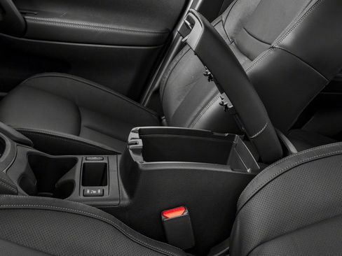 Used 2018 Nissan Rogue Sport SL FWD image 17