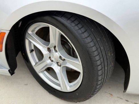 Used 2019 Chevrolet Camaro LT RWD image 11