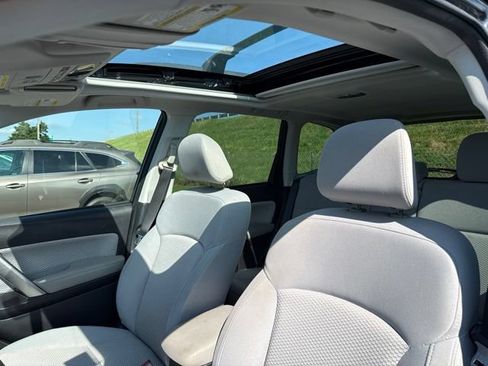Used 2018 Subaru Forester 2.5i Premium AWD/4WD image 16