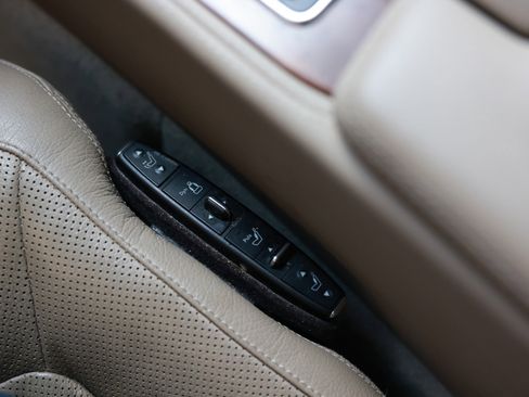 Used 2014 Mercedes-Benz CLS 550 4MATIC w/ Premium 1 Package image 53