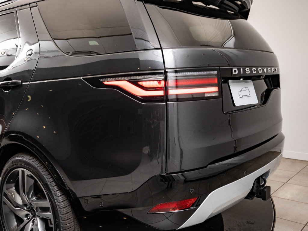 New 2026 Land Rover Discovery Limited Edition AWD/4WD image 19