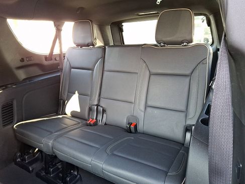Certified 2024 Chevrolet Suburban Premier AWD/4WD image 11