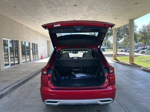 New 2025 Mitsubishi Outlander SEL image 36