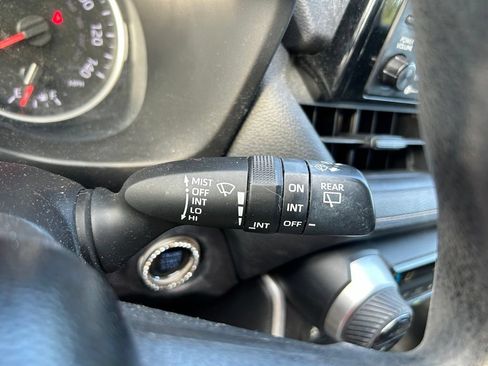 Used 2021 Toyota RAV4 XLE FWD image 22