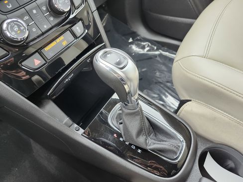 Used 2020 Buick Encore Essence image 32