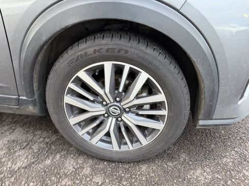 Used 2021 Nissan Kicks SV image 24