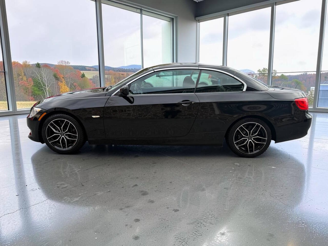 Used 2013 BMW 335i Convertible RWD image 3