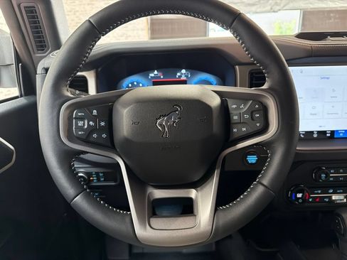 Used 2026 Ford Bronco Outer Banks w/ Sasquatch Package AWD/4WD image 18