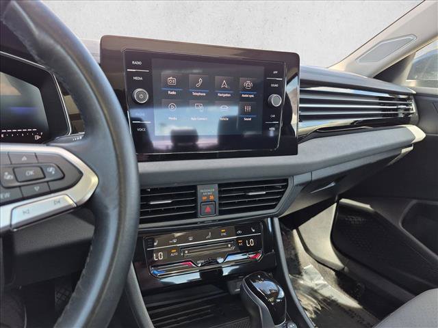 Used 2025 Volkswagen Jetta SE FWD image 15