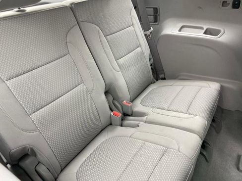 Used 2023 GMC Acadia SLE w/ Driver Convenience Package image 22