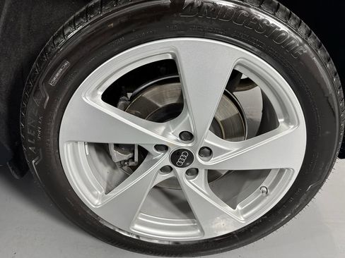 Certified 2025 Audi Q5 Premium Plus w/ Premium Plus AWD/4WD image 3