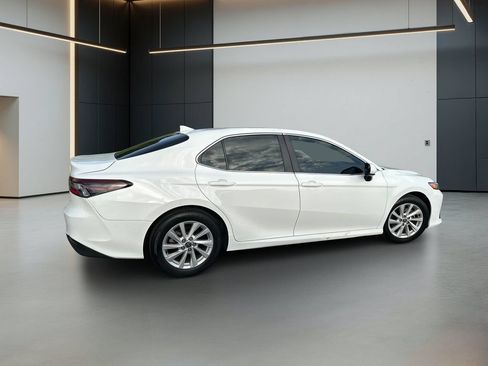 Used 2023 Toyota Camry LE FWD image 9