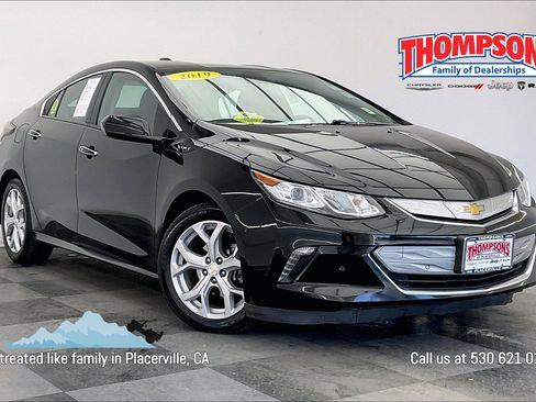 Used 2018 Chevrolet Volt Premier w/ Driver Confidence Package image 1