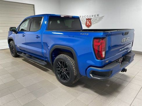 Used 2022 GMC Sierra 1500 Elevation w/ LPO, Elevation Black Package image 4