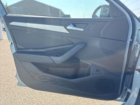 Used 2025 Volkswagen Jetta Sport image 13