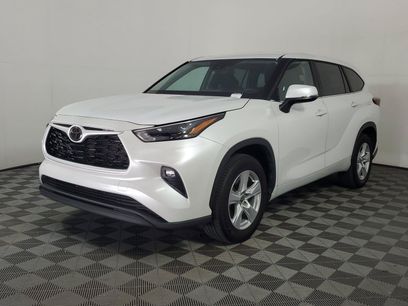 Used 2025 Toyota Highlander LE