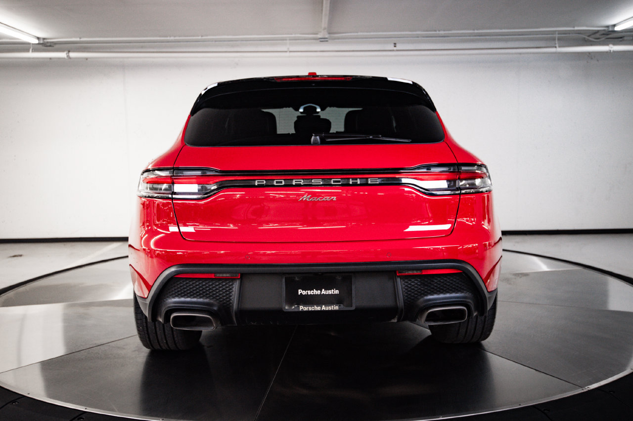 Certified 2026 Porsche Macan AWD/4WD image 6