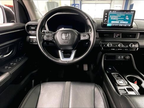 Used 2024 Honda Pilot Touring image 17