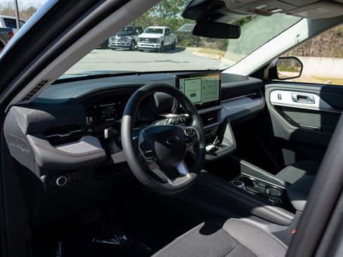 New 2026 Ford Explorer Active AWD/4WD image 13