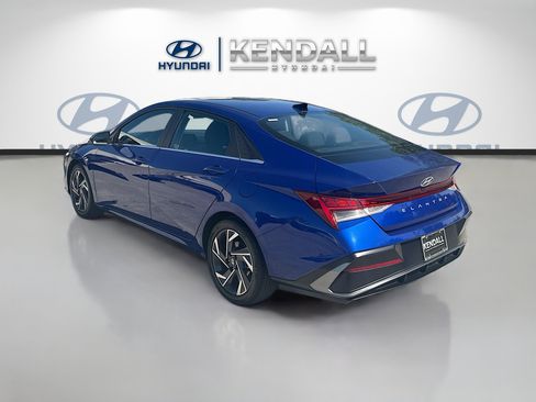 Used 2024 Hyundai Elantra SEL w/ Convenience Package FWD image 4