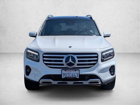 Used 2026 Mercedes-Benz GLB 250 image 2