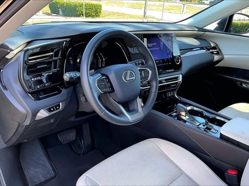 Used 2024 Lexus RX 350 FWD w/ Technology Package image 18