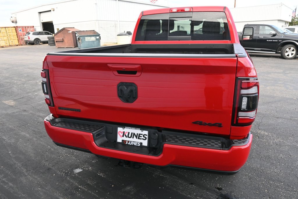 Used 2024 RAM 2500 Big Horn w/ Night Edition AWD/4WD image 12