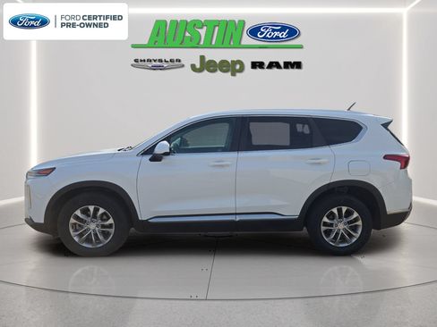Used 2019 Hyundai Santa Fe SE AWD/4WD image 2