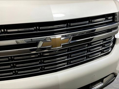 Used 2023 Chevrolet Tahoe Premier AWD/4WD image 33