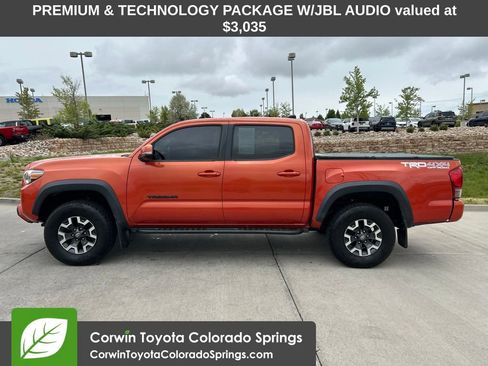 Used 2017 Toyota Tacoma TRD Off-Road AWD/4WD image 5