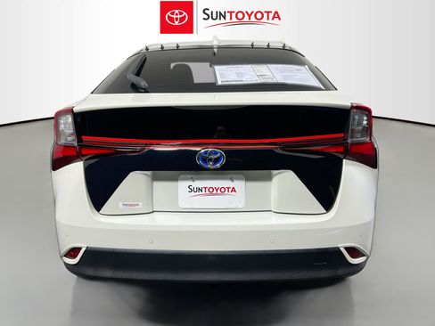 Used 2019 Toyota Prius LE image 5